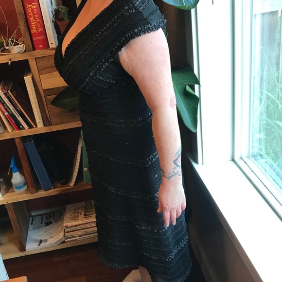 Dazzling Black Cocktail Dress - Size 16 - Perfect for Holiday Parties - Picture 5 of 10